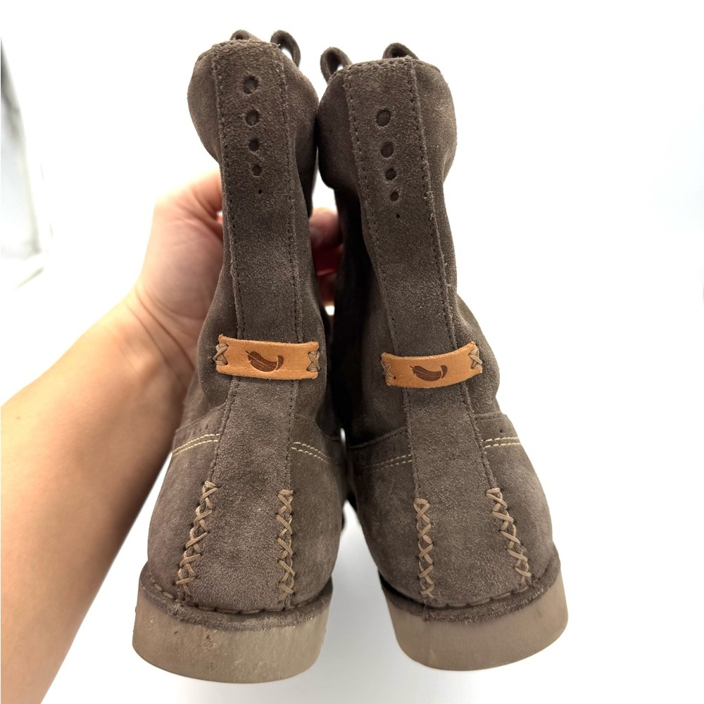 Clark’s Slouchy Boots Booties Slip On Suede Leather Flat Comfortable Taupe 7.5 - Picture 4 of 7